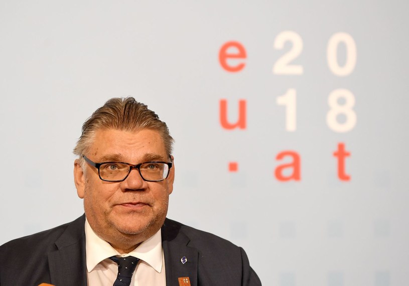 Fiński minister spraw zagranicznych Timo Soini /ROLAND SCHLAGER /AFP