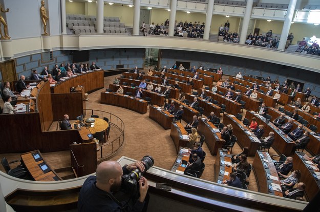 Fiński parlament (Eduskunta) ma przystąpić do rozpatrzenia stanowiska rządu ws. wejścia do NATO w poniedziałek /PAP/EPA/MAURI RATILAINEN /