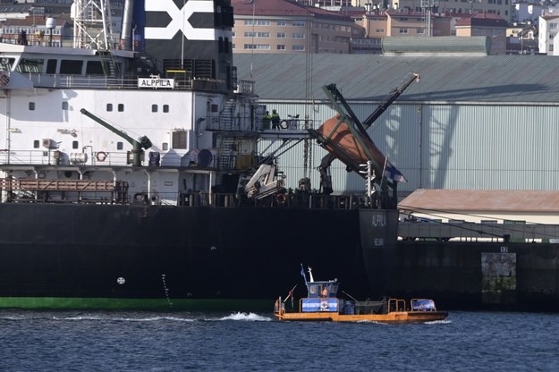 Fiński statek cargo z ukraińską kukurydzą w porcie w La Coruna w Hiszpanii /MONCHO FUENTES /PAP/EPA