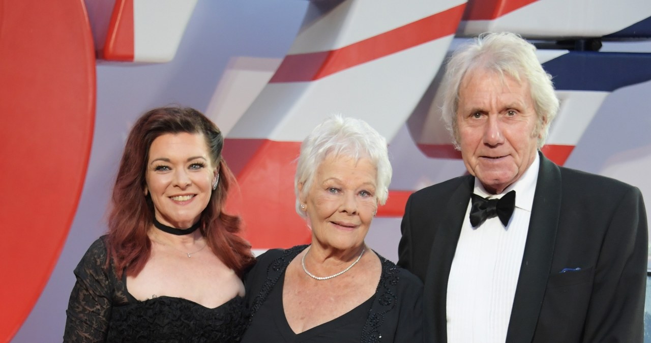 Finty Williams, Dame Judi Dench i David Mills również pojawili się w czarnych stylizacjach /David M. Benett /Getty Images