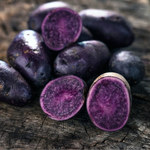 Fioletowe ziemniaki: Czy warto je jeść? Jakie mają właściwości?