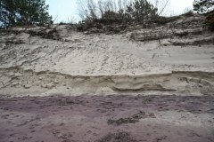 Fioletowy piasek na plaży w Mielnie 