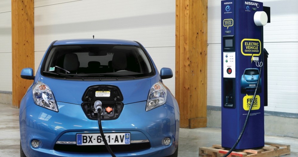 Firm Nissan i Endesa chcą, aby samochody elektryczne mogły zasilać mieszkania. /Connected Life