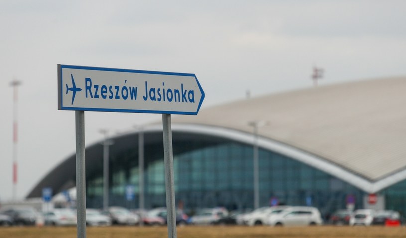 Firma, która serwisowała samoloty na lotnisku w Jasionce pod Rzeszowem, zwolniła 60 pracowników /Krzysztof Kapica/Polska Press /East News