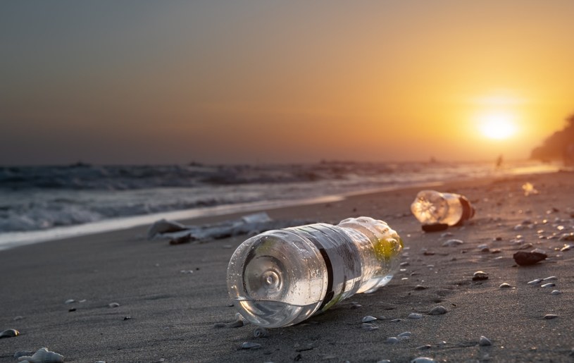 Firmy dobrowolnie nie chcą zmniejszać zużycia plastiku? /123RF/PICSEL
