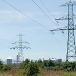 Firmy energetyczne wysyłają "pisma grozy". Ludzie podpisują, bo boją się wywłaszczenia