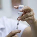 Firmy i instytucje w USA zaczęły wymagać obowiązkowych szczepień przeciw Covid-19
