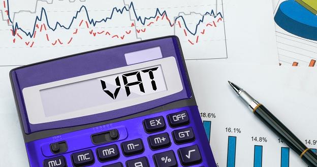 Firmy nie będą wysyłać co miesiąc deklaracji VAT, fiskusowi wystarczy jeden elektroniczny plik /&copy;123RF/PICSEL