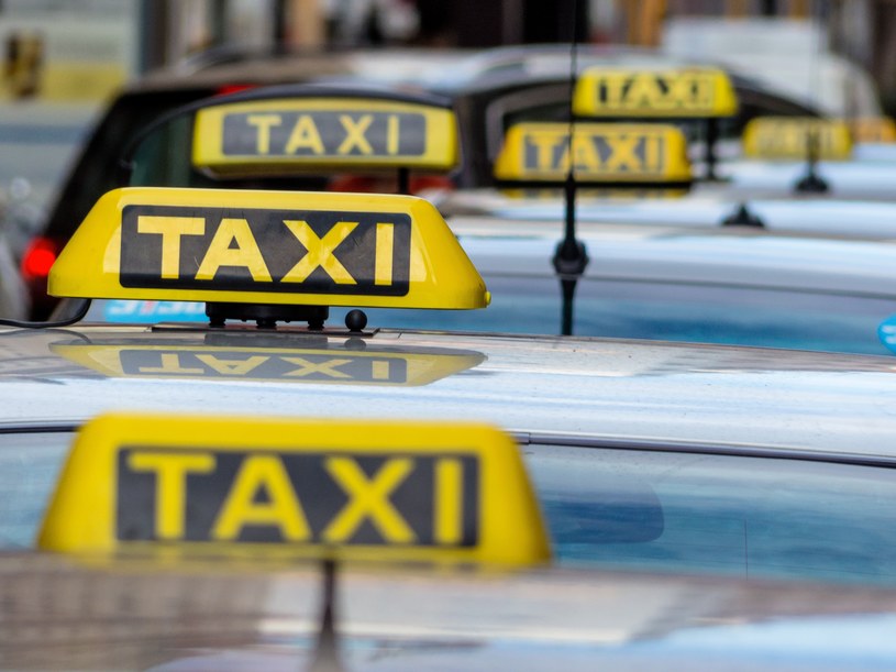 ​Firmy taksówkowe notują nawet 70-proc. spadki zamówień /123RF/PICSEL