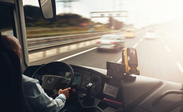 Firmy transportowe: Potrzebne zmiany w szkoleniach przyszłych kierowców