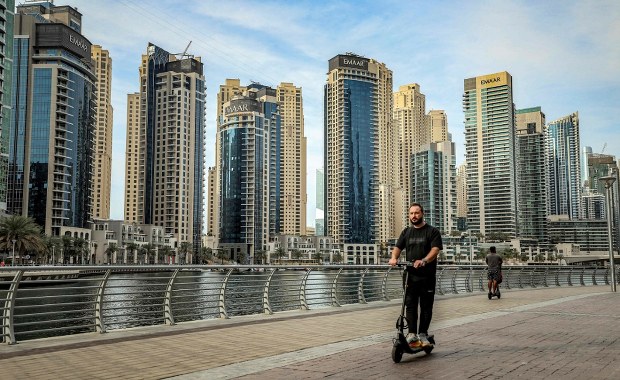 ​Firmy zamykają i ewakuują biura. Dubaj sparaliżowany strachem