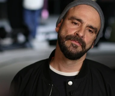 Fisz i Emade wywołują "Duchy". Piosenka pamięci zmarłej mamy