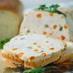 Fit pasztet z kurczaka. Mogą go jeść osoby na diecie i sportowcy