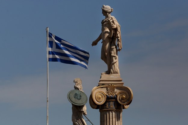 Flaga Grecji /ORESTIS PANAGIOTOU /PAP/EPA