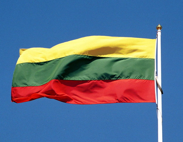 Flaga Litwy /Peter Hirth Transit   /PAP/EPA