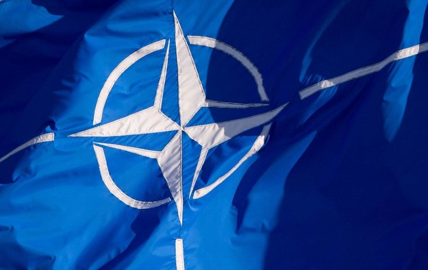 Flaga NATO /DPA/Daniel Naupold    /PAP/EPA