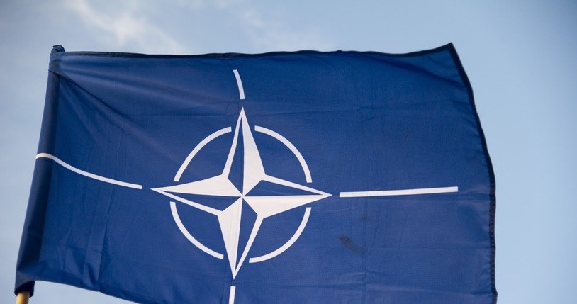 Flaga NATO. /Wojciech Stóżyk /Reporter