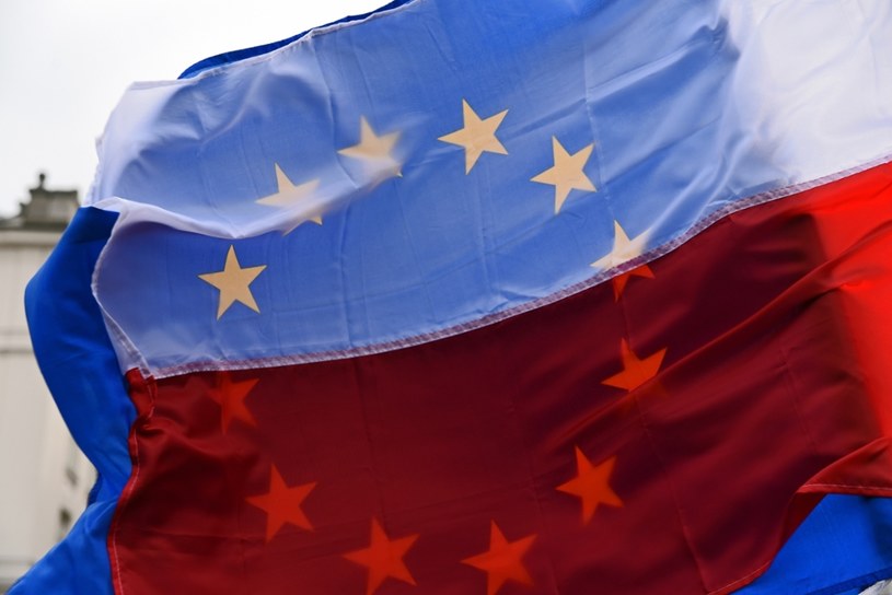 Flaga Polski i Unii Europejskiej /M. Lasyk /Reporter