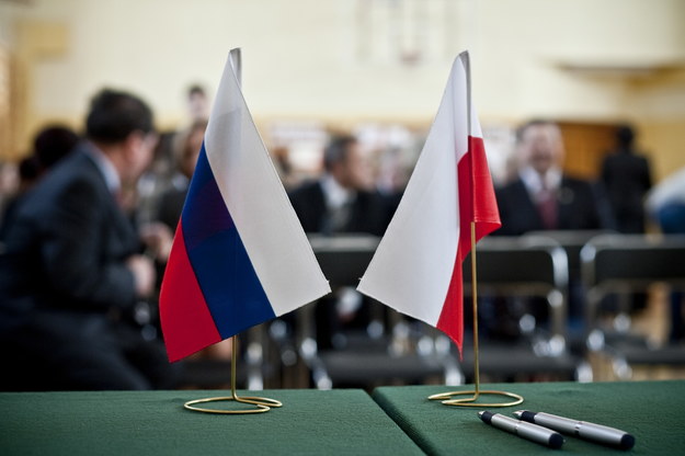 Flagi Polski i Rosji /Wojciech Pacewicz /PAP