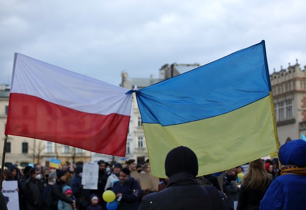 Flagi Polski i Ukrainy /shutterstock /Shutterstock