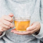"Flat belly tea", czyli herbata na płaski brzuch. Tylko dwa składniki, świetny po posiłku i na zimno