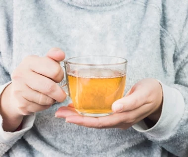 "Flat belly tea", czyli herbata na płaski brzuch. Tylko dwa składniki, świetny po posiłku i na zimno