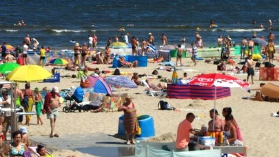 Flet, mikroskop i grabie, czyli co turyści zostawiają na plaży
