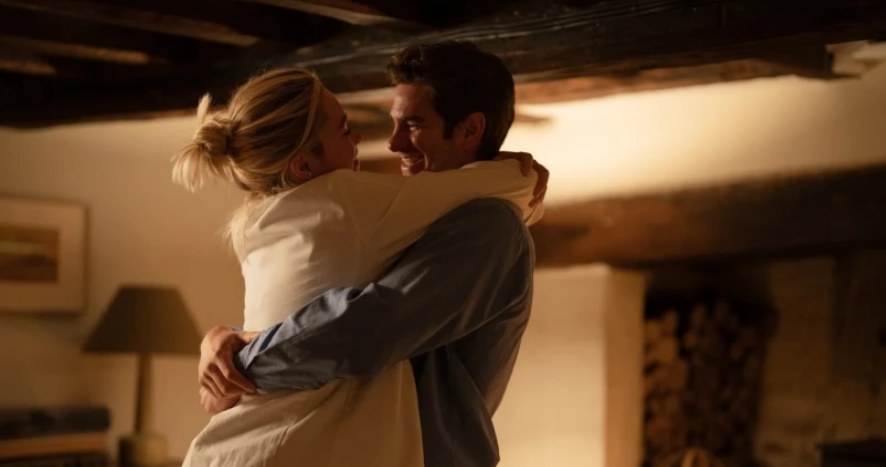 Florence Pugh i Andrew Garfield w filmie "Sztuka pięknego życia" /© materiały dystrybutora /materiały prasowe