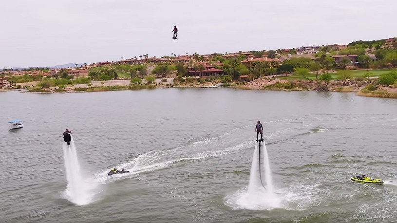 Flyboard, Flyride i Flyboard Air w akcji nad jeziorem. Świetny sprzęt na wakacyjne szaleństwa /Geekweek