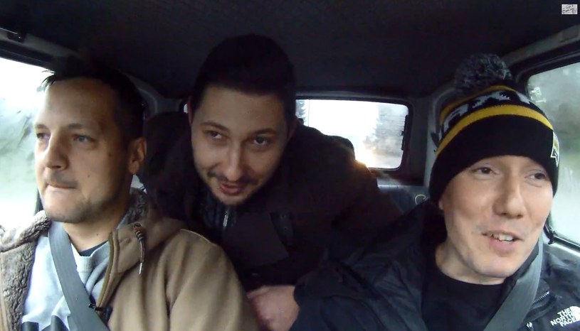Fokus, Filip Nowobilski i Rahim na pokładzie białego Fiata 126p /YouTube