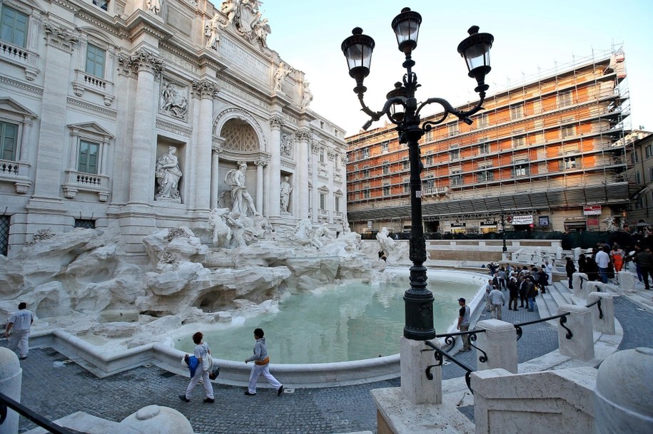 Fontanna di Trevi /	ALESSANDRO DI MEO /PAP/EPA