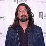 Foo Fighters: Dave Grohl złamał nogę na koncercie