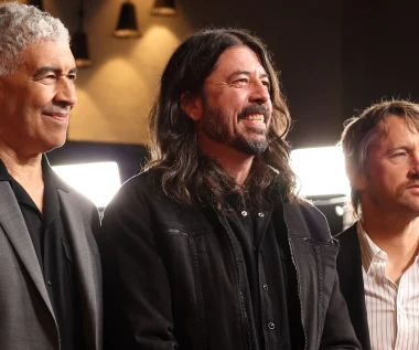 Foo Fighters z niepokojącym ogłoszeniem. Gitarzysta zespołu uległ "dziwnemu wypadkowi ogrodniczemu"