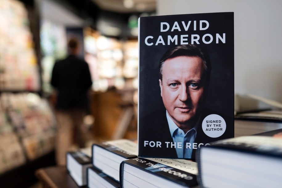 "For the Record" nie jest książką poświęconą tylko brexitowi ani nawet tylko sześcioletniemu urzędowaniu na Downing Street. /WILL OLIVER  /PAP