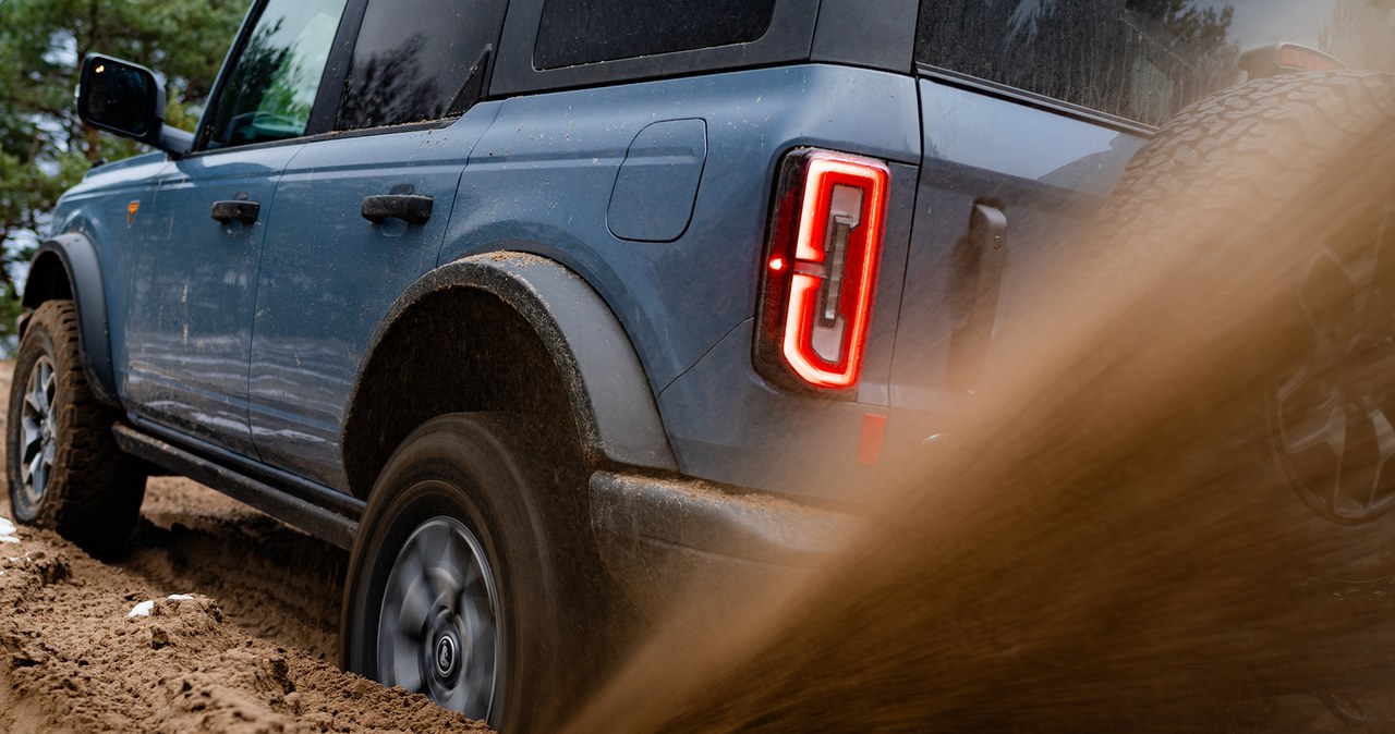 Ford Bronco Badlands czuje się w piaskownicy, jak ryba w wodzie. /Jan Guss-Gasiński