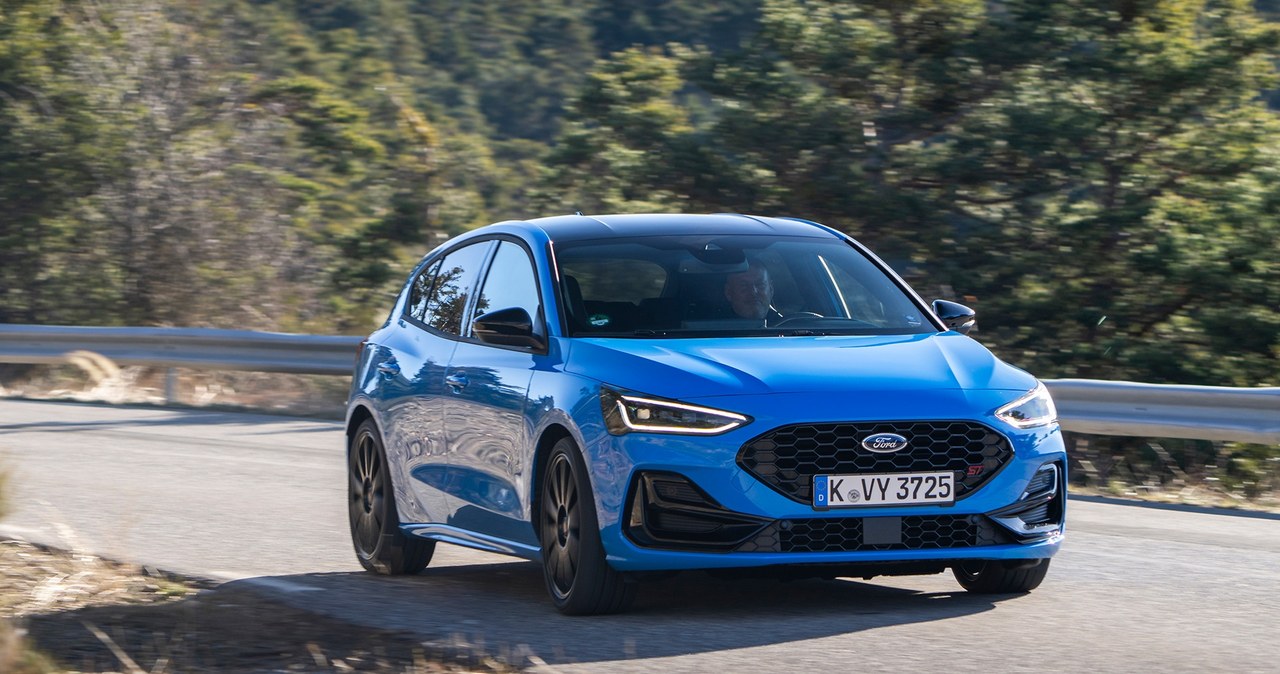 Ford Focus ST Edition ma 280 KM, napęd na przednią oś i 6-biegowy manual. Takich aut już na rynku nie ma. /materiały prasowe