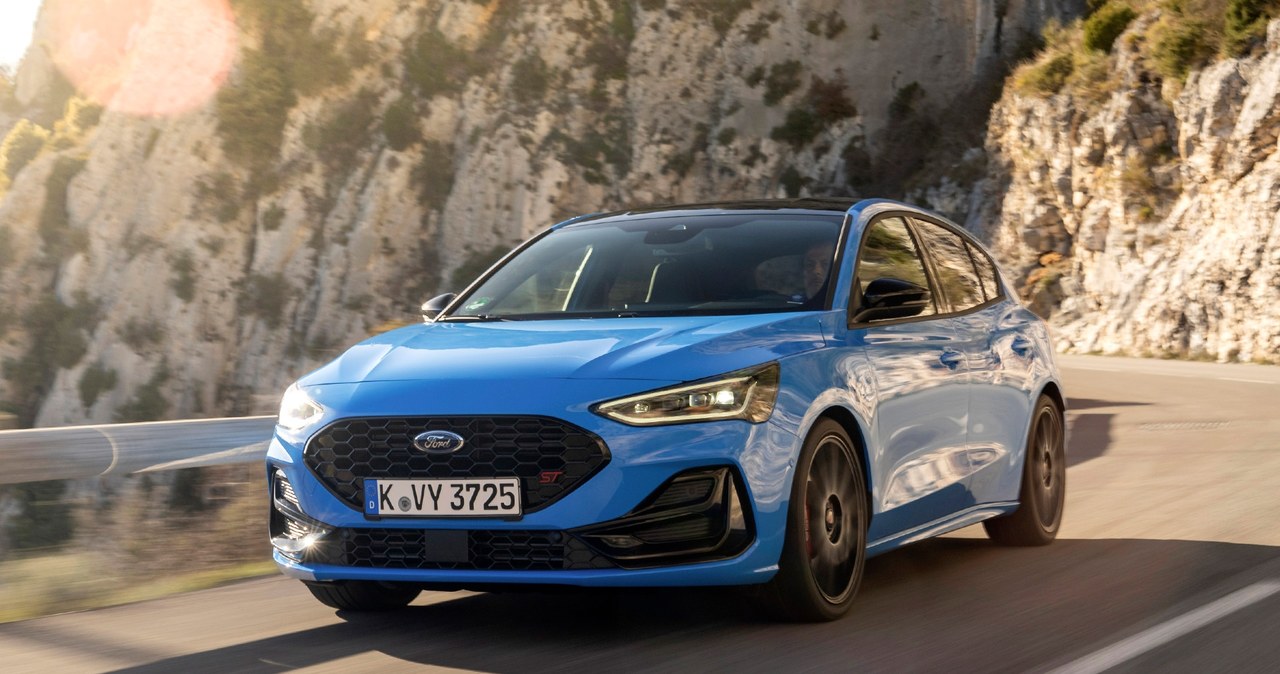 Ford Focus ST Edition. Specjalne wydanie hot hatcha z manualną skrzynią i sportowymi dodatkami /FORD /materiały prasowe