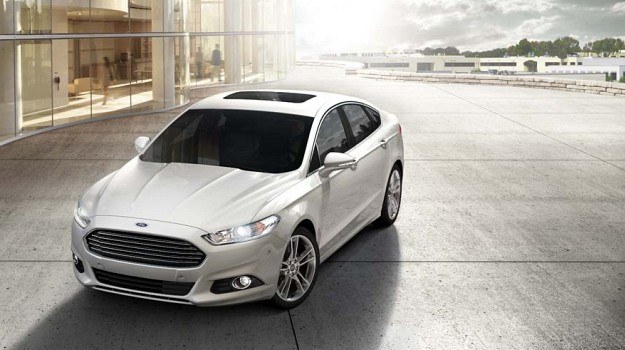 Ford Fusion - jeden z pretendentów do tytułu Green Car of the Year 2013 /Ford