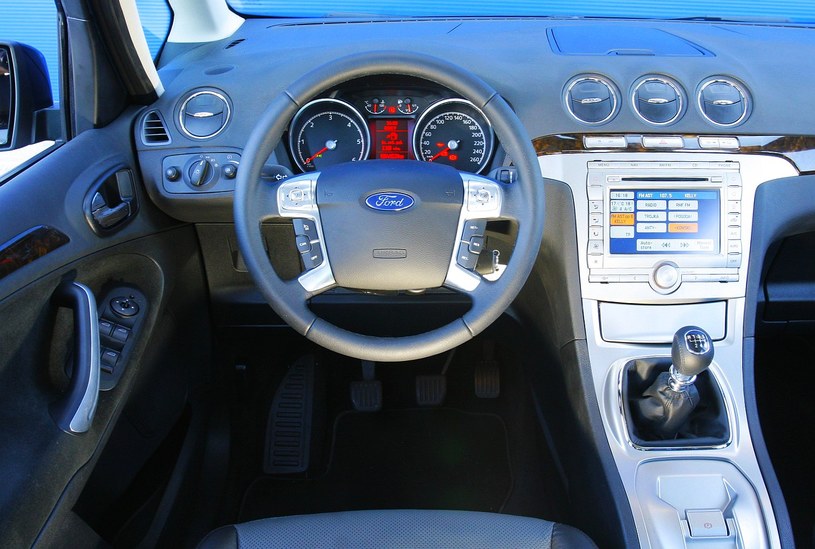 Ford Galaxy deska /Motor