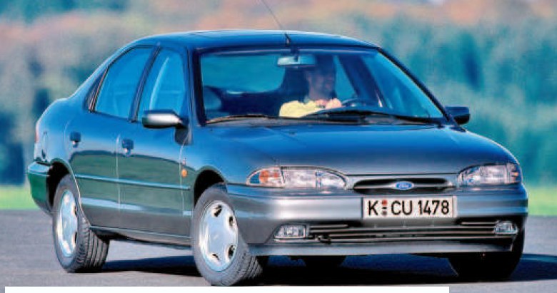 Ford Mondeo Mk1 /Auto Moto