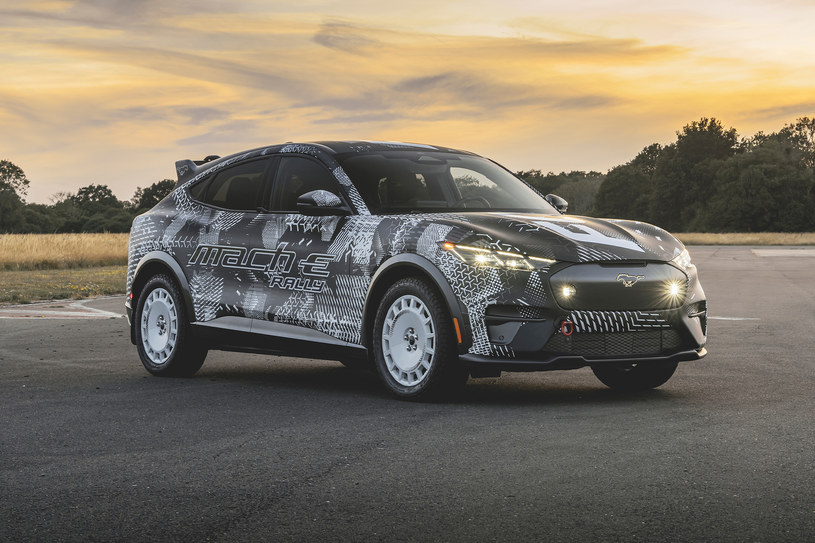 Ford Mustang Mach-E Rally to nie fikcja - takie auto trafi do sprzedaży