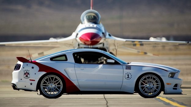 Ford Mustang U.S. Air Force Thunderbirds /Ford