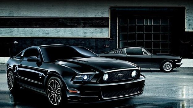 Ford Mustang V8 GT Coupe The Black /Ford