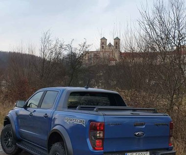 Ford Raptor. Jestem duży, ciężki i niczego się nie boję...