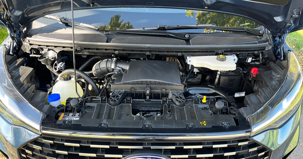 Ford Tourneo Custom z 2-litrowym silnikiem diesla o mocy 170 KM /Krzysztof Mocek /INTERIA.PL