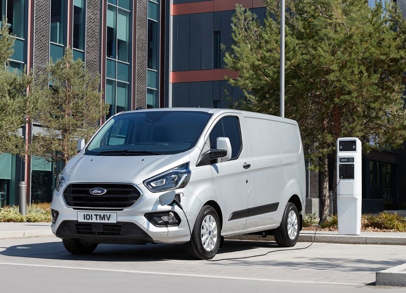 Ford Transit Custom PHEV /Ford