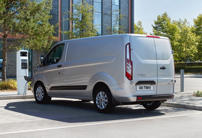 Ford Transit Custom PHEV /Ford