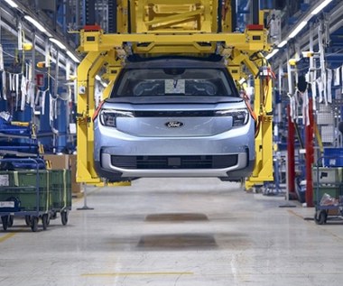 Ford wydał 2 mld dolarów na fabrykę elektryków. Po roku wstrzymuje produkcję