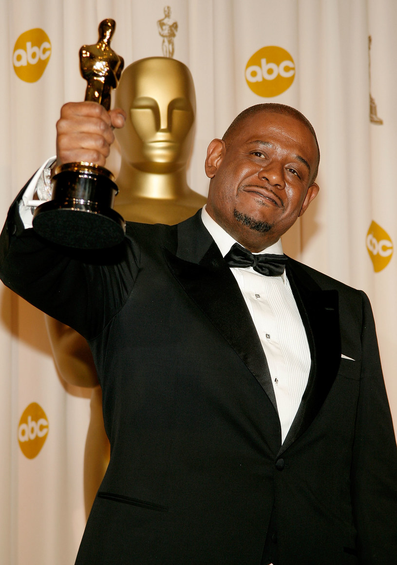 Forest Whitaker z Oscarem za rolę w "Ostatnim królu Szkocji" (2007) /Vince Bucci /Getty Images