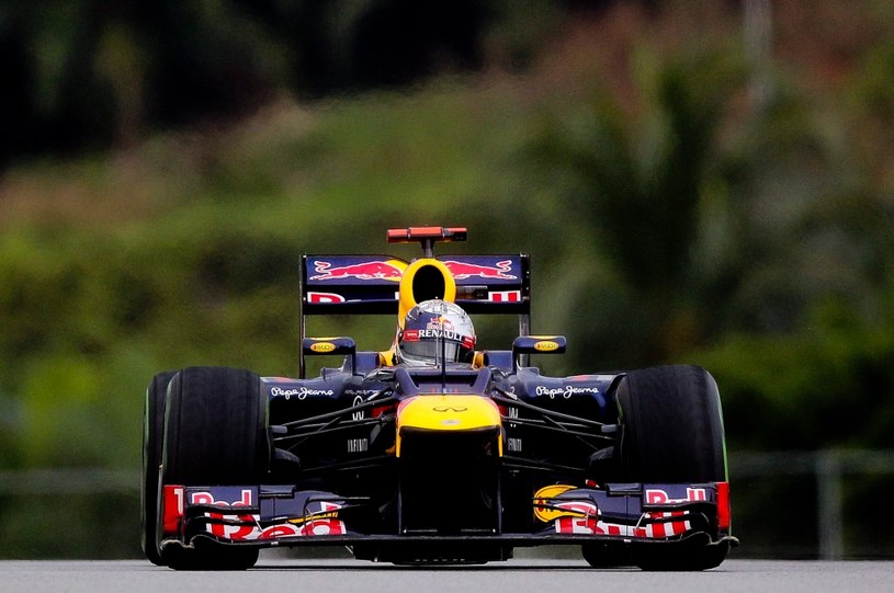 Forma Red Bulla odbiega od oczekiwanej. Czy stąd się bierze frustracja Vettela? /PAP/EPA